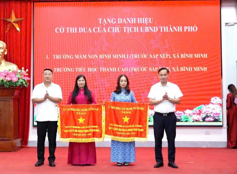 TRƯỜNG MẦM NON BÌNH MINH I (Nhận cờ thi đua của thành Phố Hà Nội)